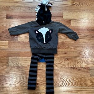 Used DoodlePants Skunk Outfit